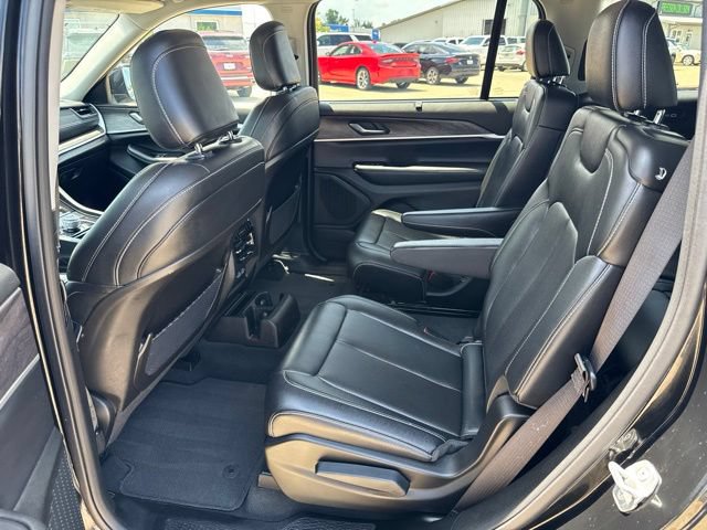 Used 2023 Jeep Grand Cherokee L Limited w/ Luxury Tech Group II AWD/4WD image 21