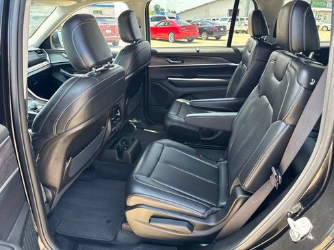 Used 2023 Jeep Grand Cherokee L Limited w/ Luxury Tech Group II AWD/4WD image 21
