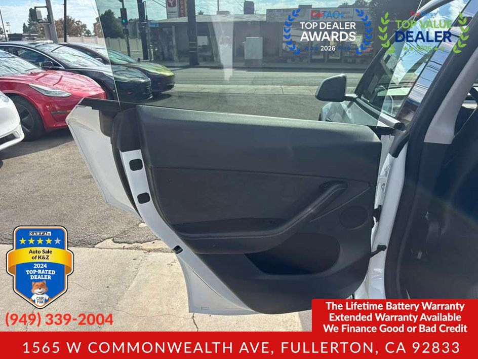 Used 2022 Tesla Model Y Long Range AWD/4WD image 23