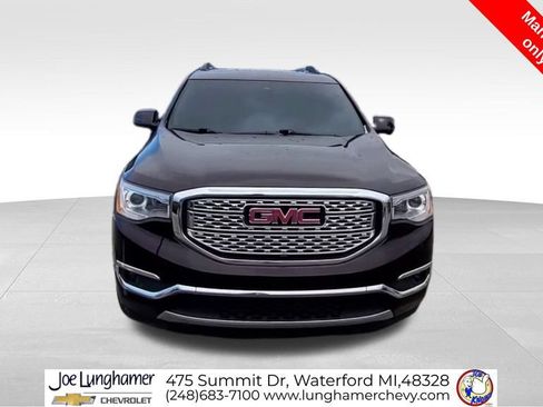 Used 2018 GMC Acadia Denali w/ Technology Package FWD image 3