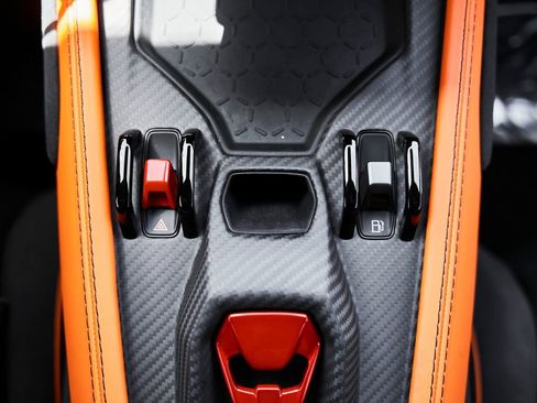 Used 2024 Lamborghini Revuelto AWD/4WD image 63