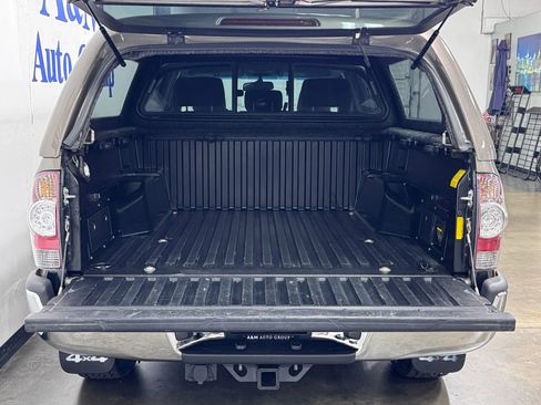 Used 2011 Toyota Tacoma 4x4 Double Cab w/ TRD Off-Road Pkg w/JBL Audio image 8