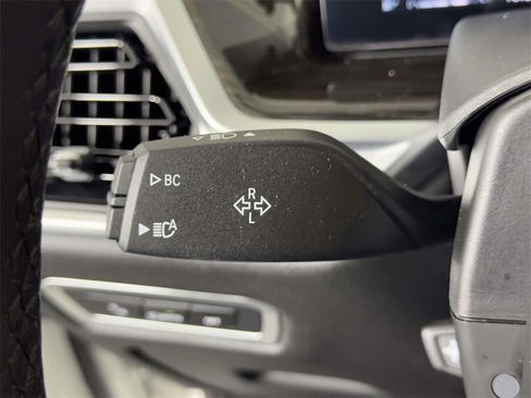 Used 2024 BMW X7 xDrive40i w/ Premium Package image 21