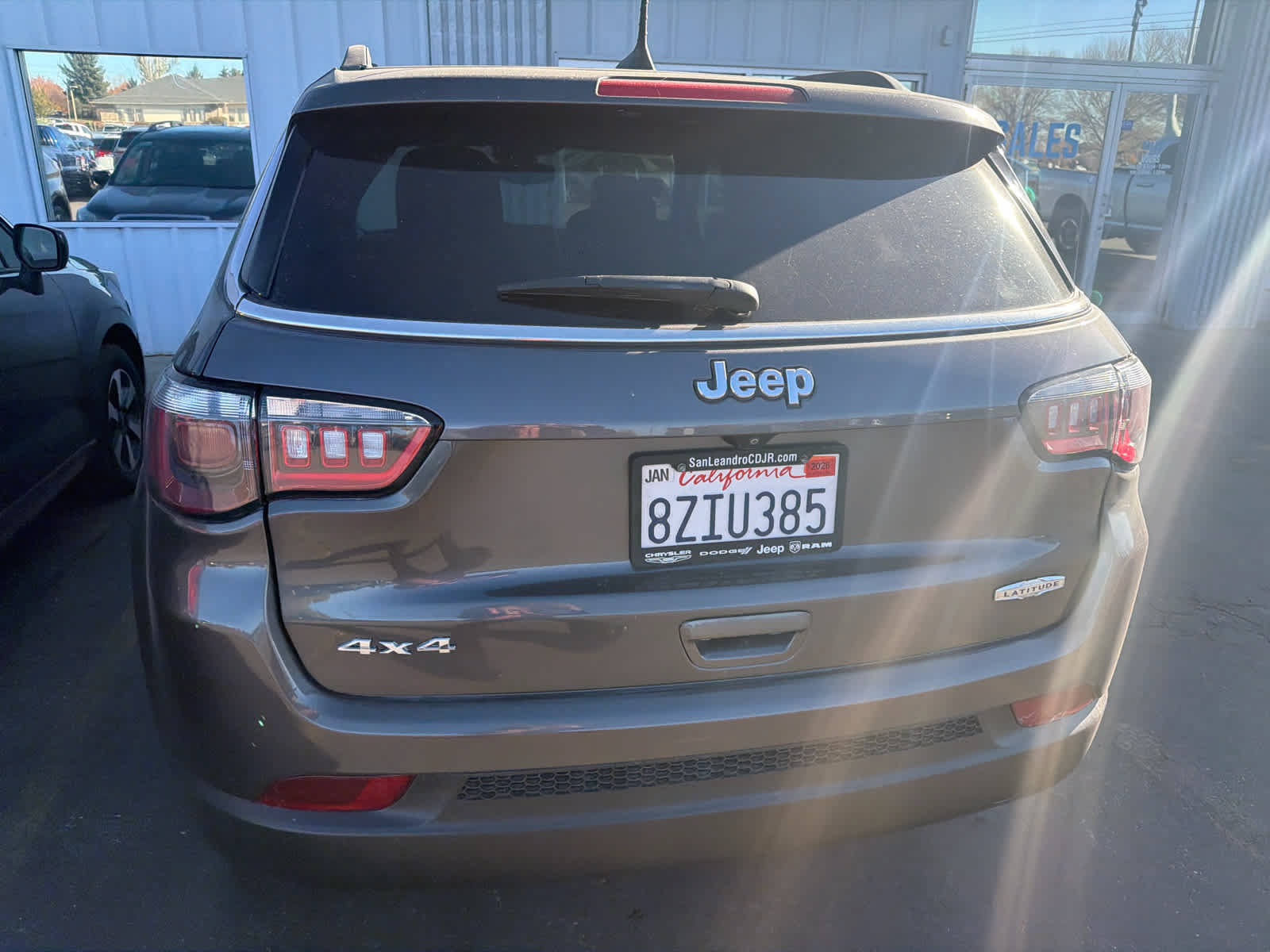 Used 2022 Jeep Compass Latitude w/ Sun and Sound Group AWD/4WD image 6