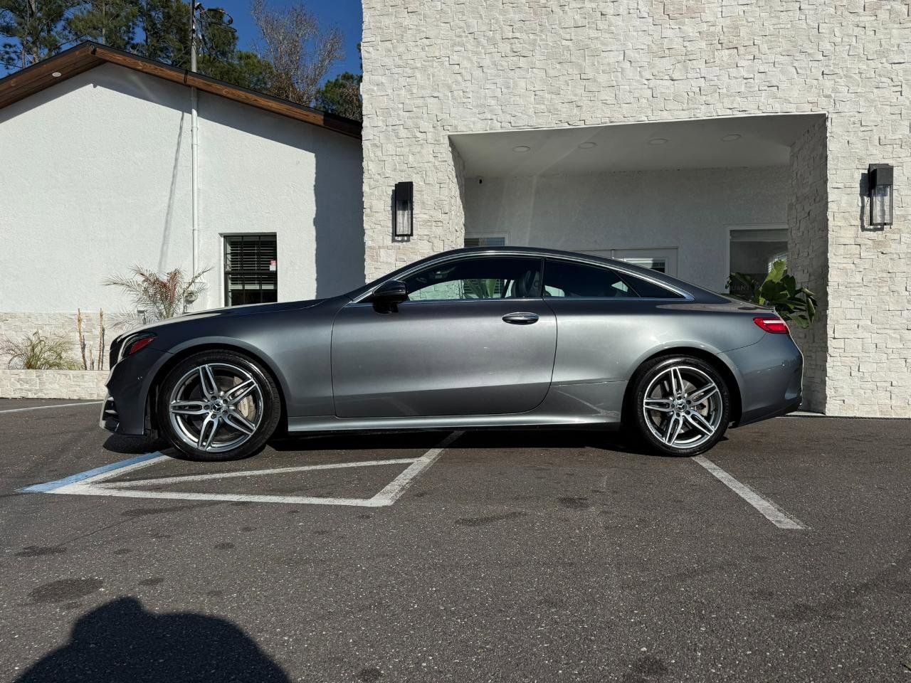 Used 2018 Mercedes-Benz E 400 Coupe image 2