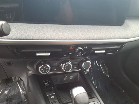 Certified 2025 Nissan Kicks SV FWD image 24