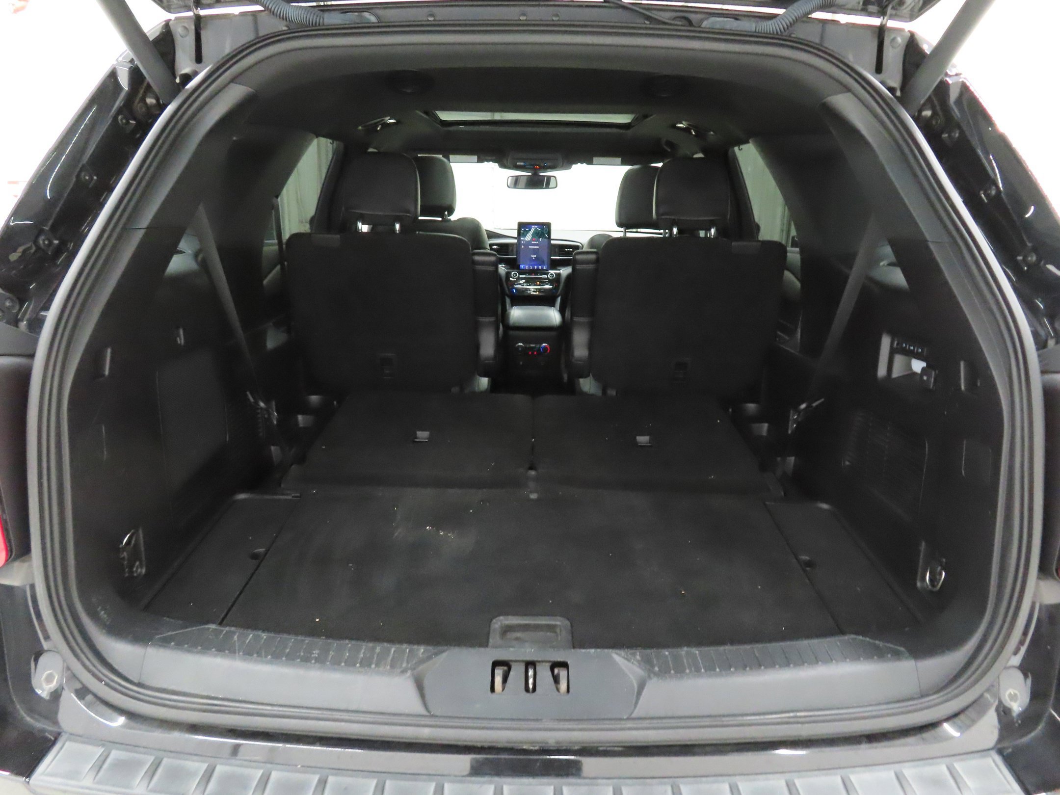 Used 2021 Ford Explorer ST w/ Equipment Group 401A AWD/4WD image 24