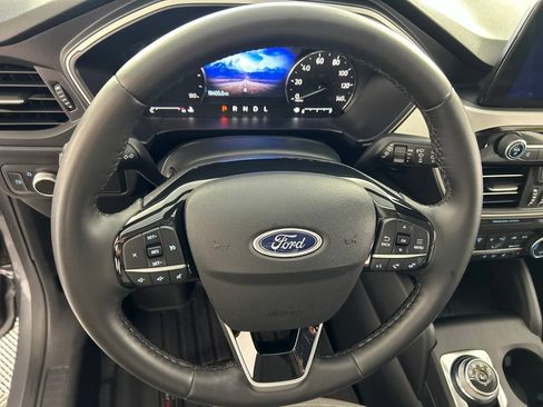 Used 2022 Ford Escape SE w/ Cold Weather Package FWD image 15