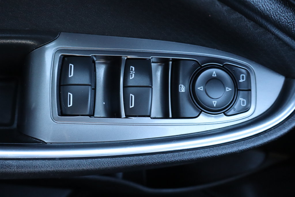 Used 2016 Chevrolet Malibu LT FWD image 15