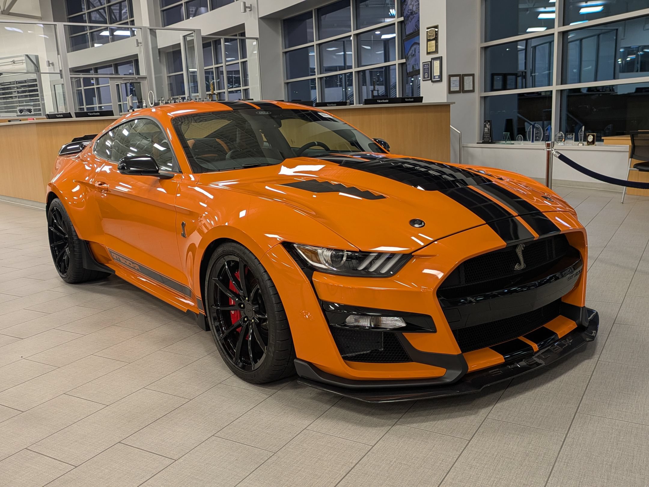 Used 2021 Ford Mustang Shelby GT500 w/ Technology Package RWD image 1