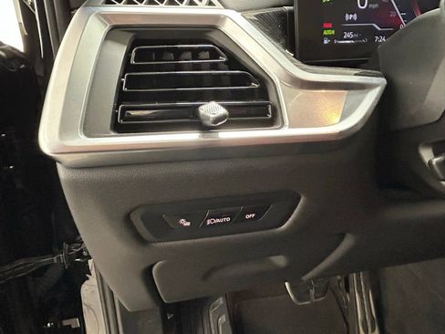 Used 2025 BMW X6 xDrive40i w/ Climate Comfort Package image 28