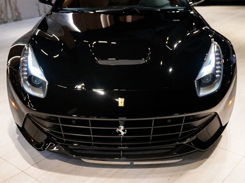 Used 2014 Ferrari F12 Berlinetta RWD image 6