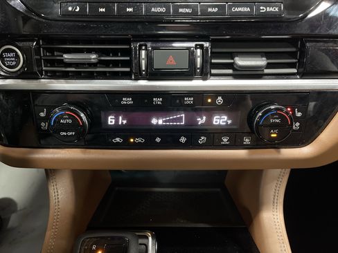 Used 2023 Nissan Pathfinder Platinum w/ Cargo Package image 27