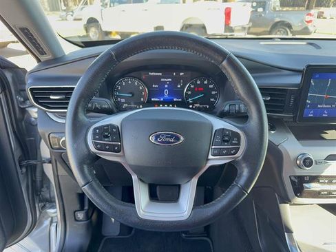 Used 2021 Ford Explorer XLT w/ Equipment Group 202A image 10