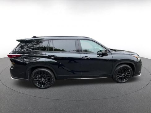 Used 2025 Toyota Highlander XSE AWD/4WD image 13