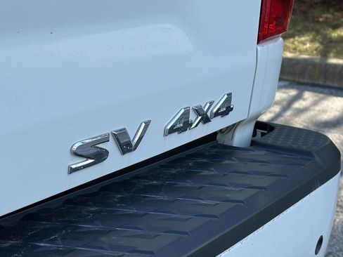 Certified 2024 Nissan Titan SV w/ SV Convenience Package image 10