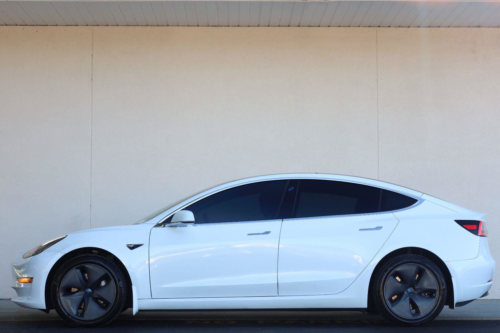 Used 2020 Tesla Model 3 Standard Range Plus RWD image 3