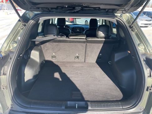 Used 2019 Jeep Cherokee Latitude Plus w/ Cold Weather Group image 50