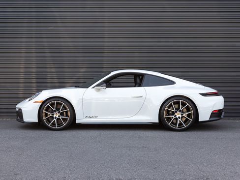 Certified 2025 Porsche 911 Carrera GTS RWD image 2