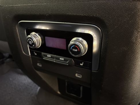 Used 2024 GMC Yukon XL Denali AWD/4WD image 24