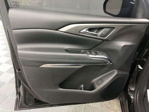 Used 2024 Chevrolet Traverse LT FWD image 12