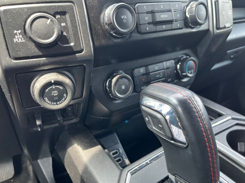 Used 2019 Ford F150 XLT w/ Equipment Group 302A Luxury AWD/4WD image 16