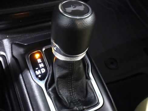 Used 2023 Jeep Wrangler Willys image 25