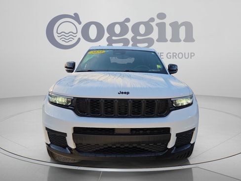 Used 2023 Jeep Grand Cherokee L Laredo RWD image 8