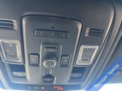 Used 2024 Chevrolet Suburban High Country w/ Premium Package image 33