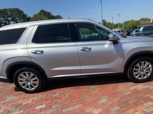 Used 2025 Hyundai Palisade SEL FWD image 2