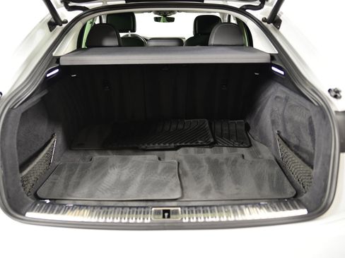 Used 2020 Audi e-tron Premium Plus image 24