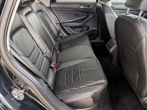 Used 2021 Volkswagen Jetta SEL Premium image 21