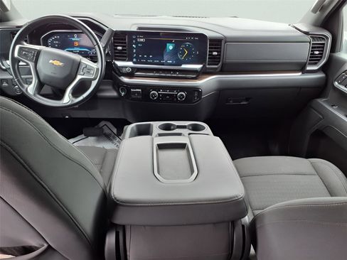 Used 2024 Chevrolet Silverado 2500 LT image 14