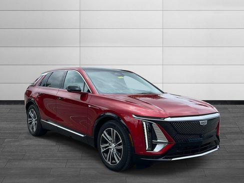 Certified 2024 Cadillac Lyriq Luxury RWD image 8