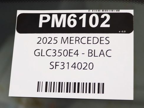 Used 2025 Mercedes-Benz GLC 350e 4MATIC w/ Advanced USB Package image 35