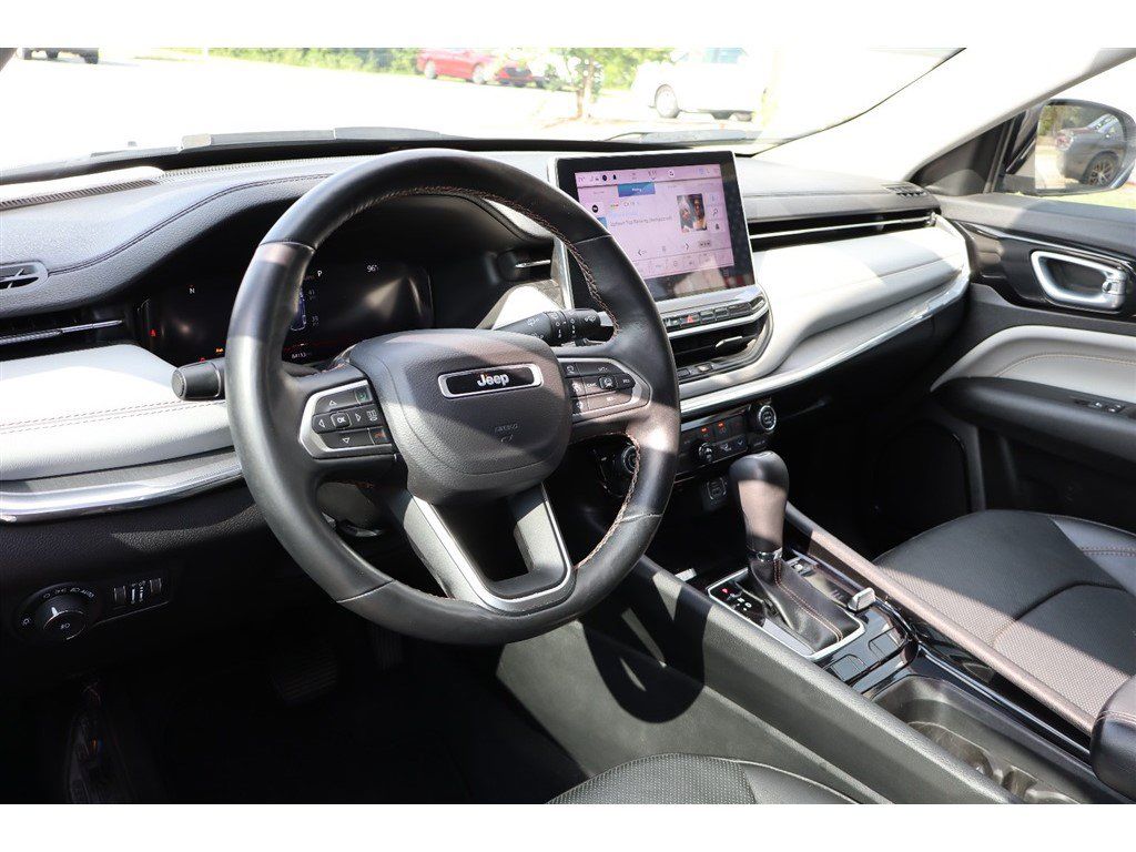 Used 2022 Jeep Compass Limited w/ Elite Group AWD/4WD image 9