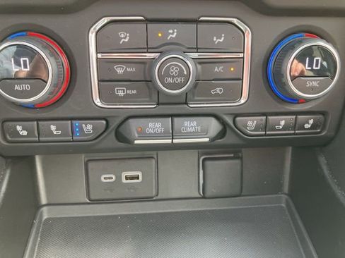Used 2023 Chevrolet Suburban Premier w/ Premium Package 2 AWD/4WD image 34