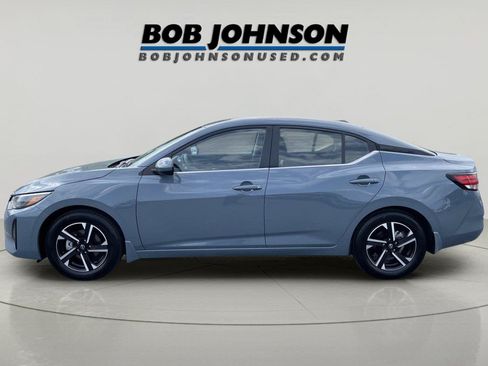 Used 2025 Nissan Sentra SV w/ All-Weather Package FWD image 4