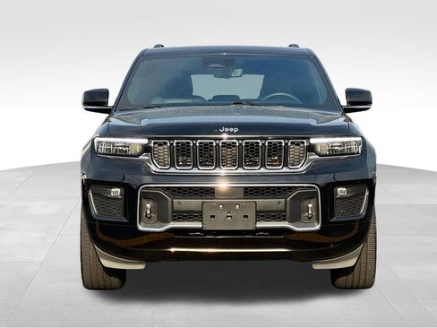 Used 2023 Jeep Grand Cherokee Overland w/ Luxury Tech Group IV AWD/4WD image 2