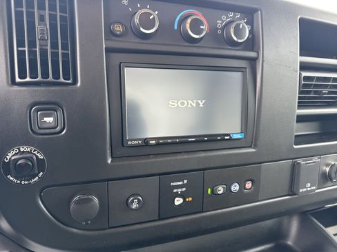 Used 2022 Chevrolet Express 3500 w/ Power Convenience Package image 20