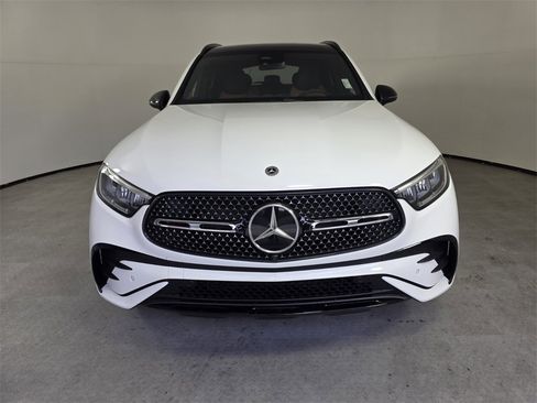 New 2026 Mercedes-Benz GLC 300 image 2