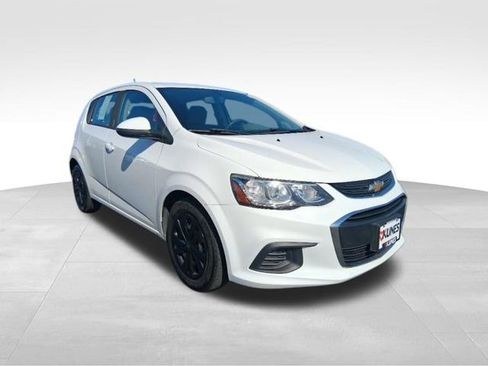 Used 2017 Chevrolet Sonic LT FWD image 3