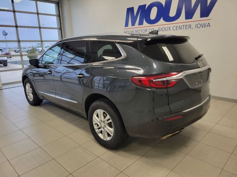 Used 2019 Buick Enclave Essence image 6