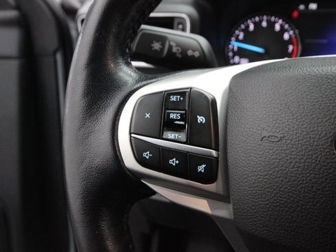 Used 2022 Ford Explorer XLT w/ Equipment Group 202A image 19