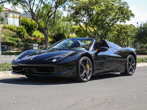 Used 2013 Ferrari 458 Spider RWD image 9