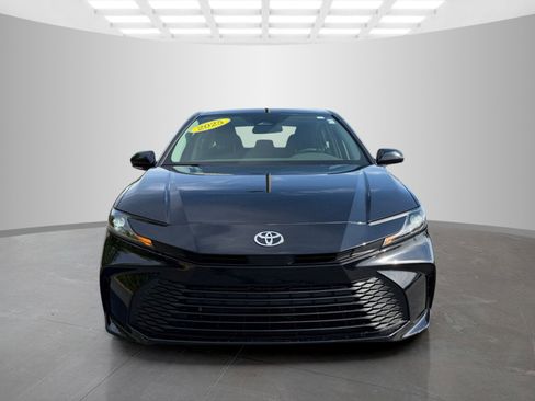 Used 2025 Toyota Camry LE image 2