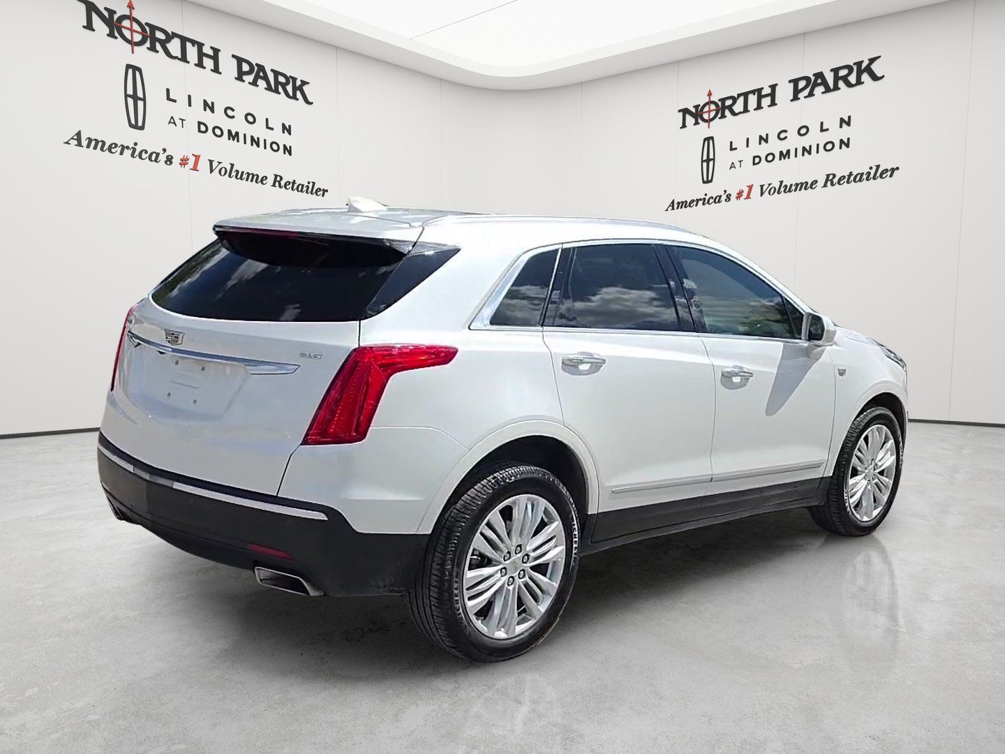 Used 2019 Cadillac XT5 Premium Luxury FWD image 5