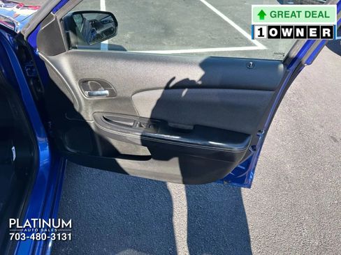 Used 2013 Dodge Avenger SE image 15