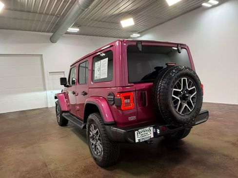 Used 2024 Jeep Wrangler Unlimited Sahara w/ Technology Group AWD/4WD image 35