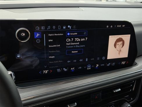 Used 2025 Chevrolet Suburban Premier image 26